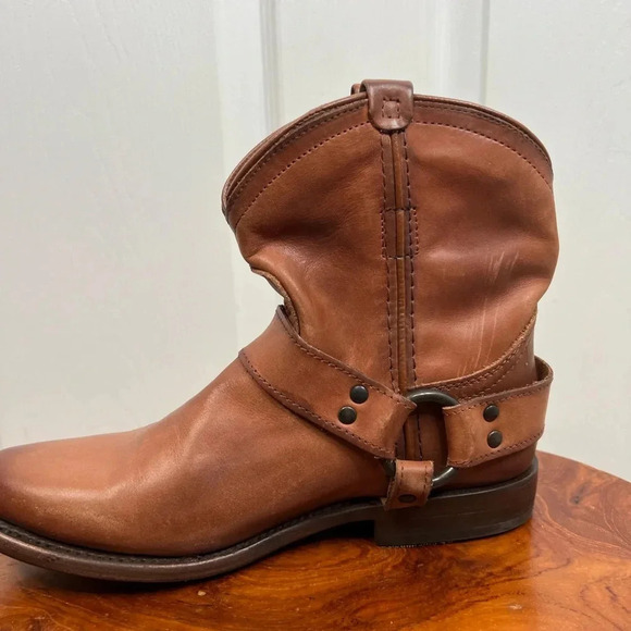 Frye Wyatt Harness Women's Wyatt Ankle Boots Size 5.5 Cognac Brown Western Style - Picture 5 of 12